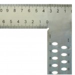 Ácsderékszög horganyzott 700 mm - Kiosztással és rajzlyukkal Ácsderékszög horganyzott 700 mm - Kiosztással és rajzlyukkal