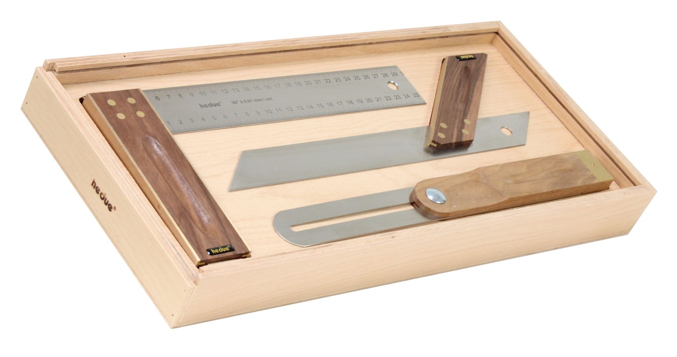 asztalos derékszög díszdobozban