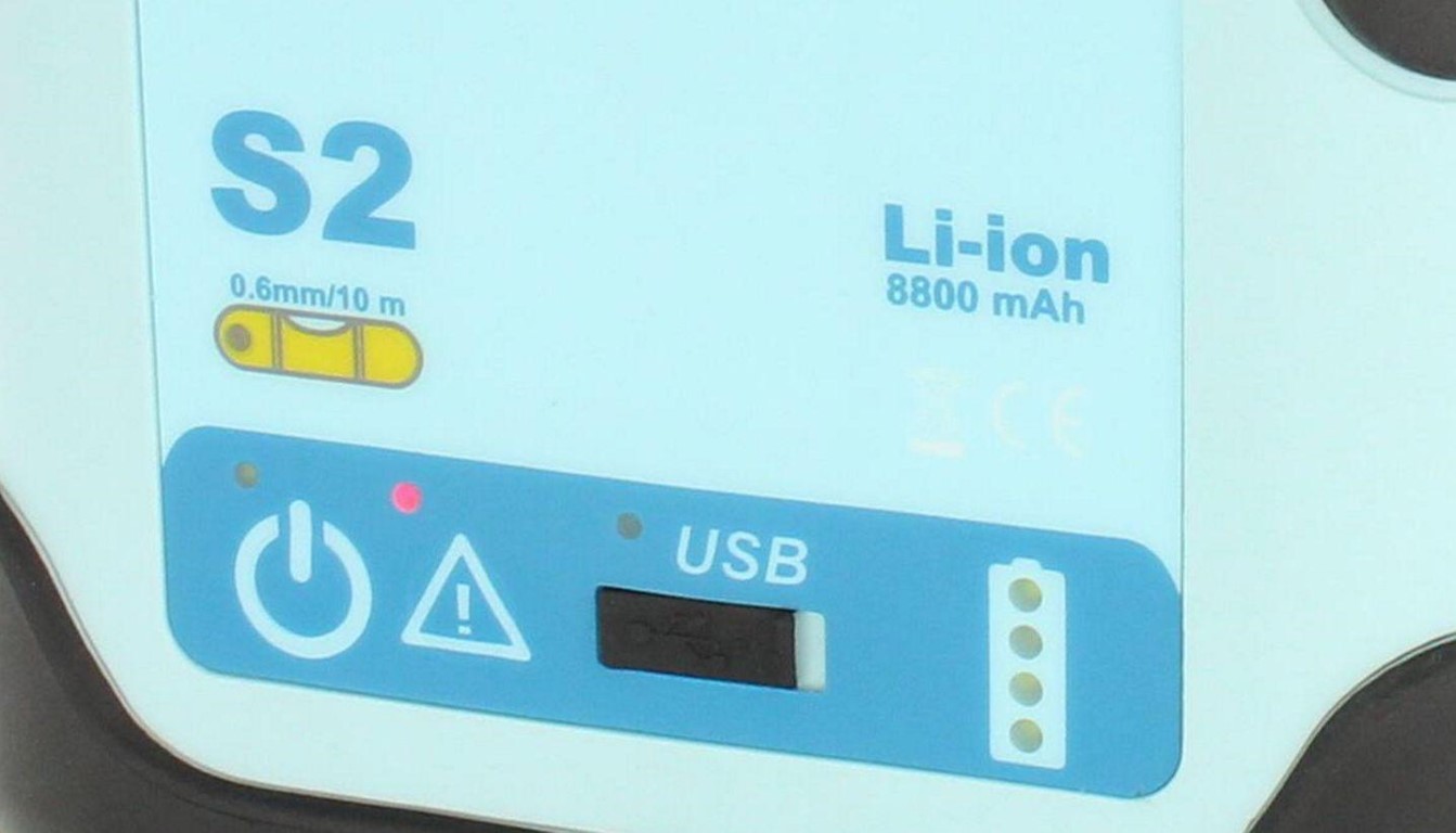 hedue S2 forgólézer, USB csatlakozóval és 0,6 mm szintezési pontossággal